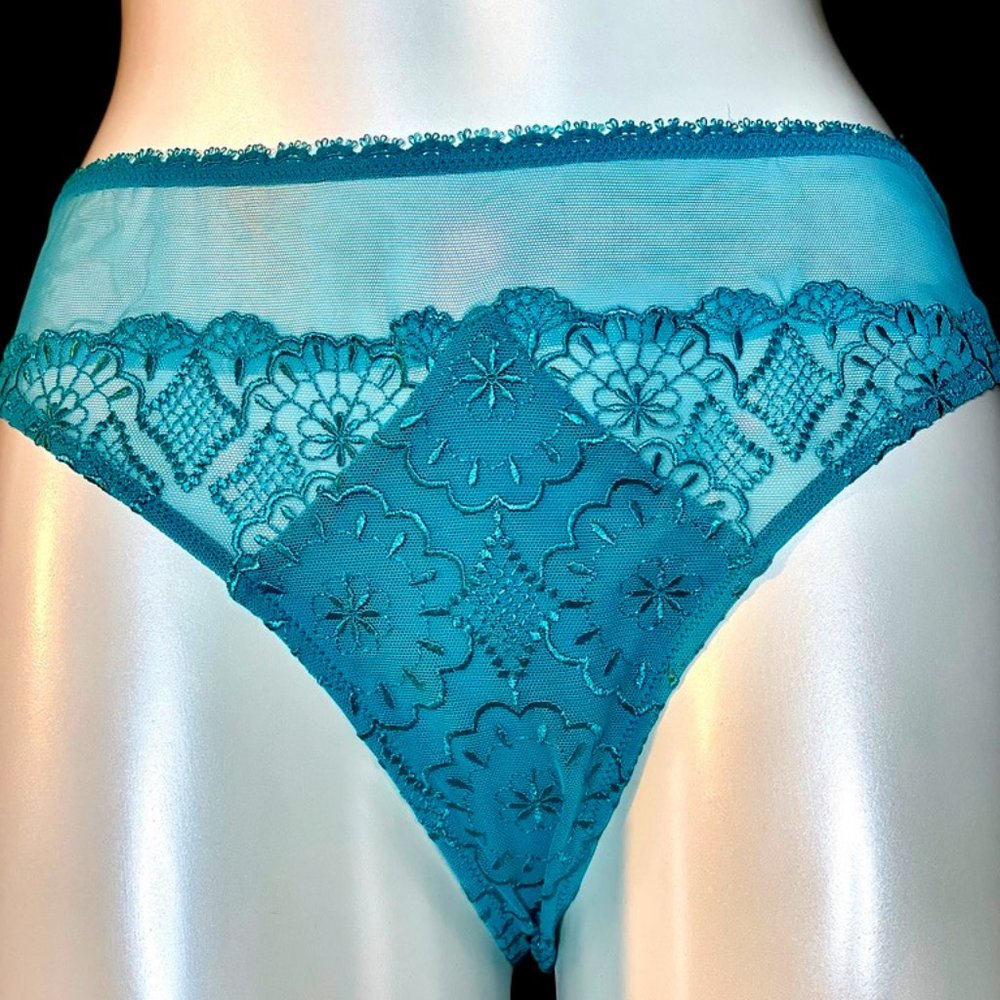 LISE TANGA